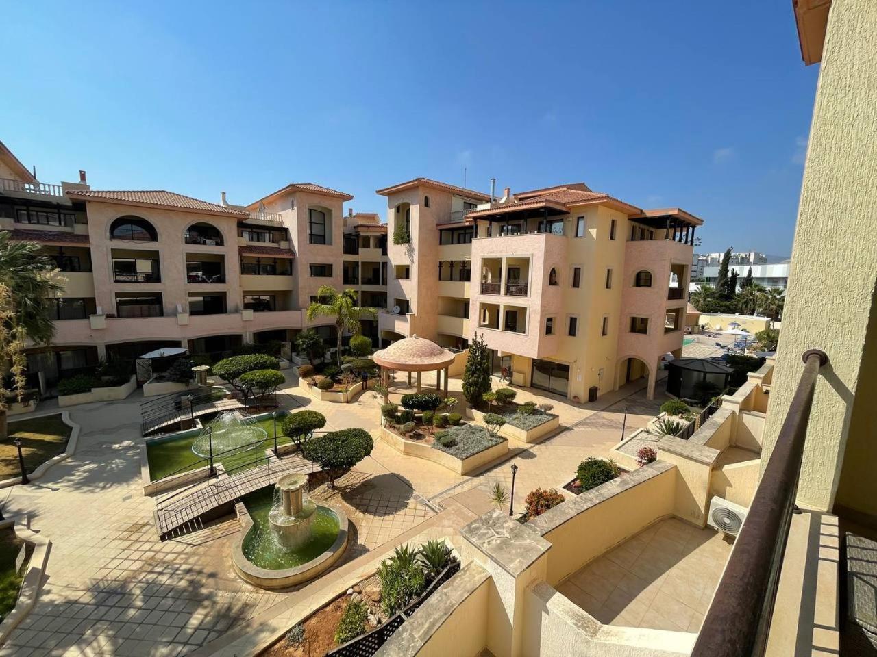 Queens Gardens Paphos Luaran gambar
