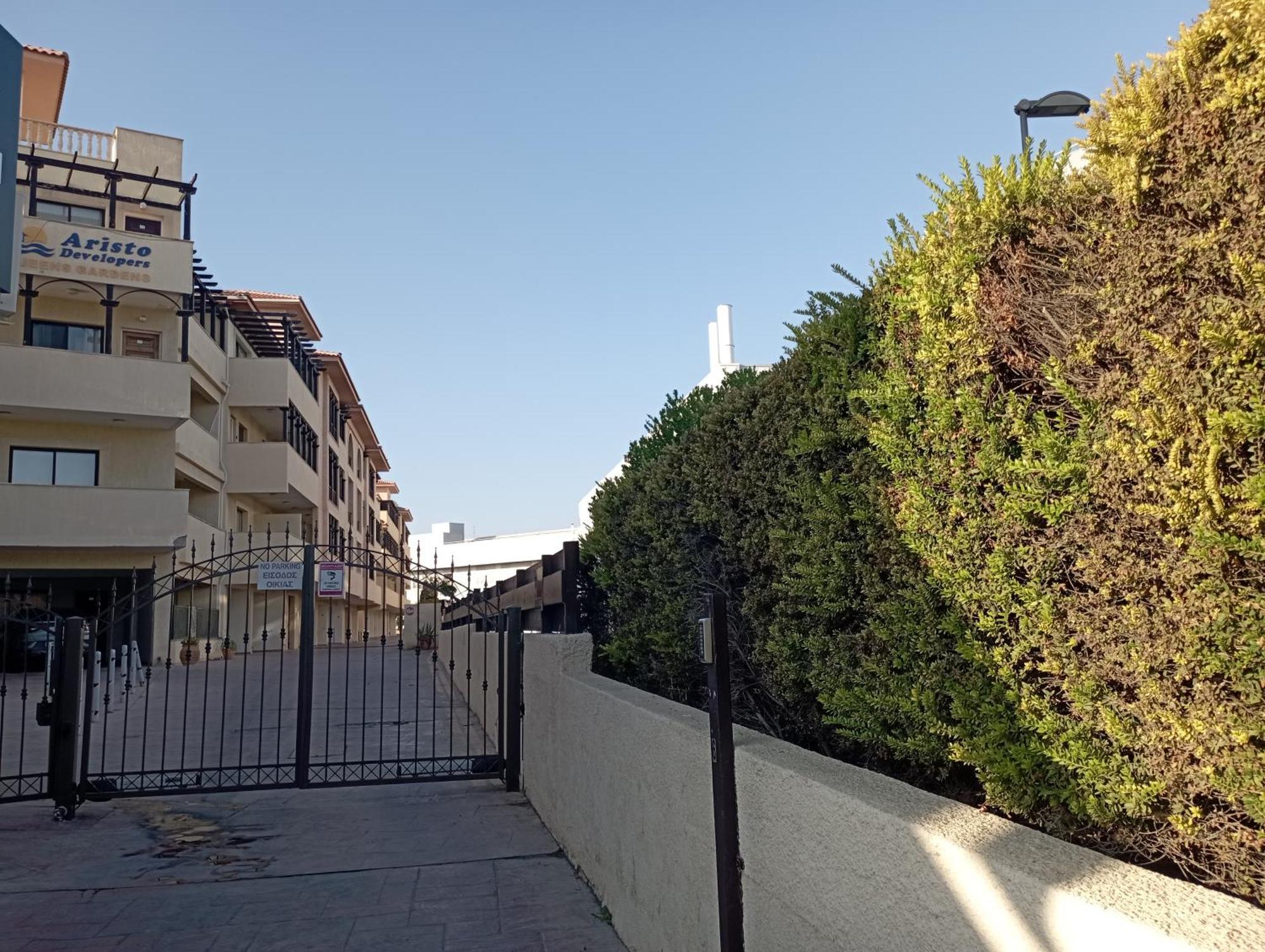 Queens Gardens Paphos Luaran gambar