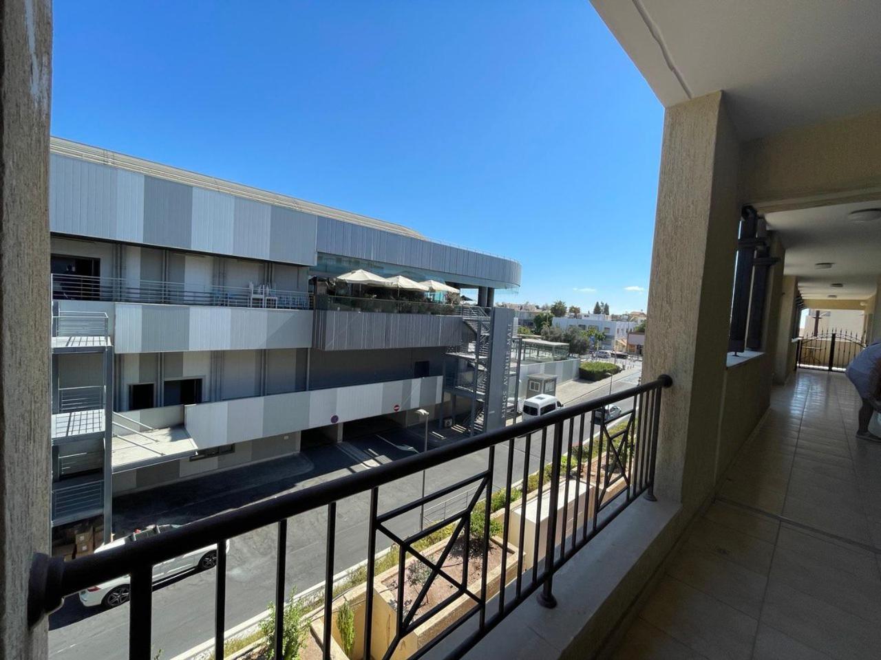 Queens Gardens Paphos Luaran gambar