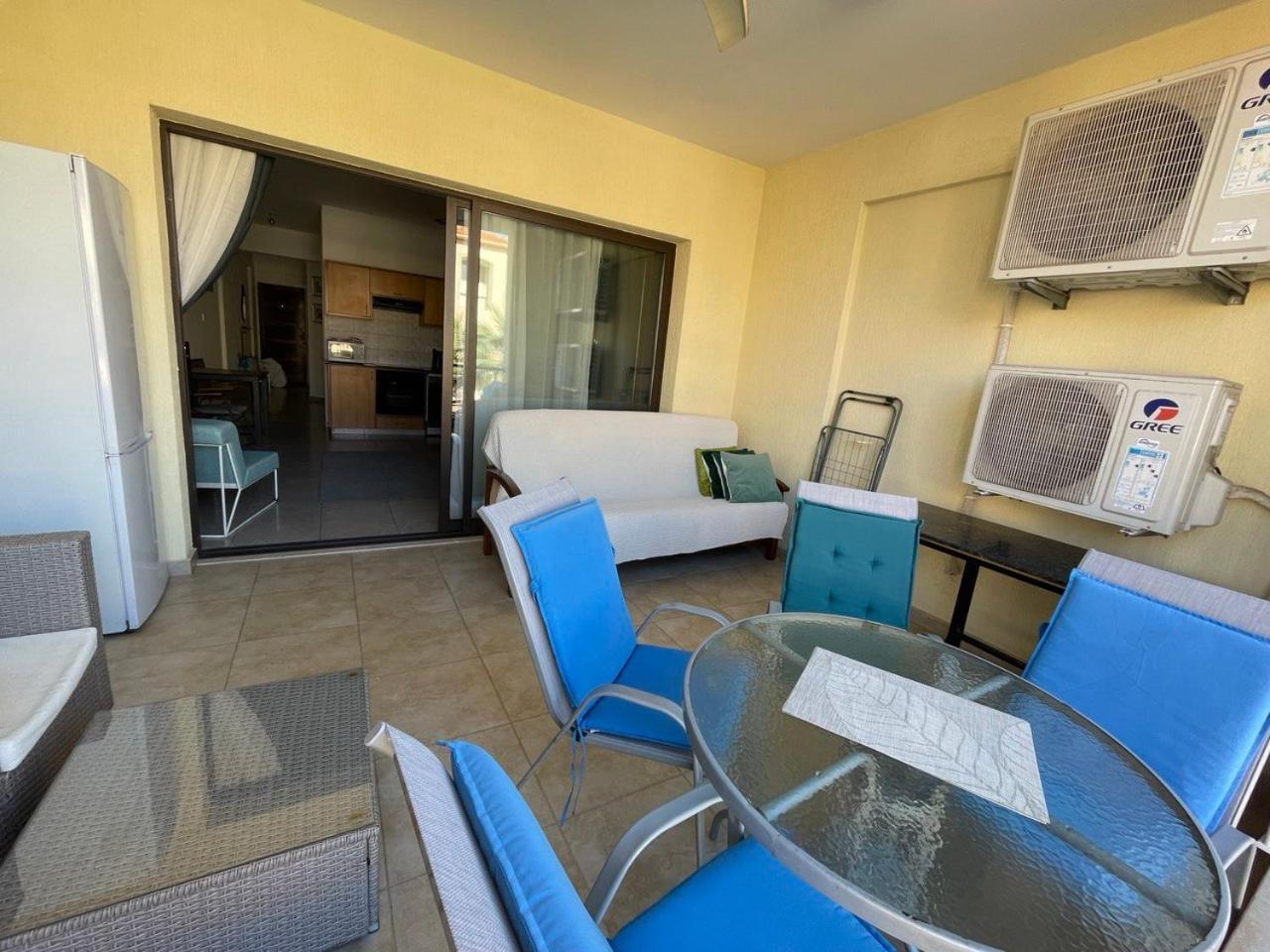 Queens Gardens Paphos Luaran gambar